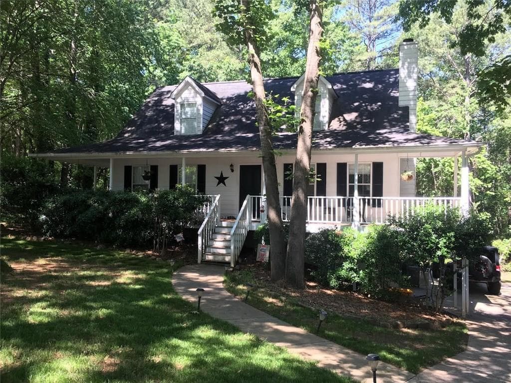 3 bedroom, 1,985 sq ft single family residence sold at 184 N Springs Court, Acworth, GA 30101