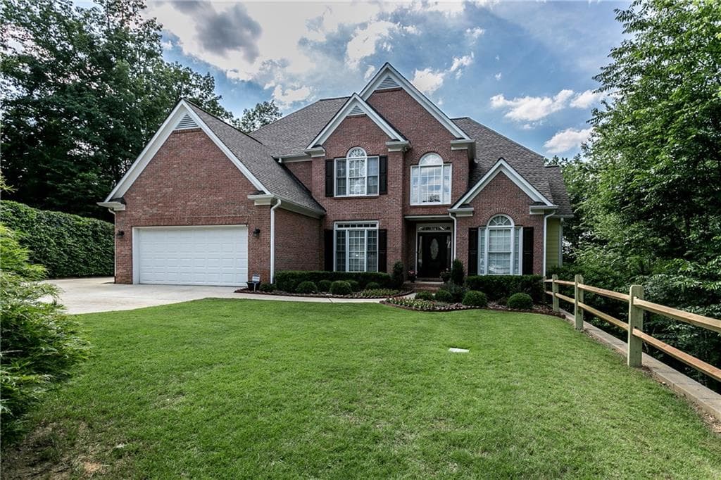 5 bedroom, 4,607 sq ft single family residence sold at 3903 Swallow Woods Point, Marietta, GA 30066
