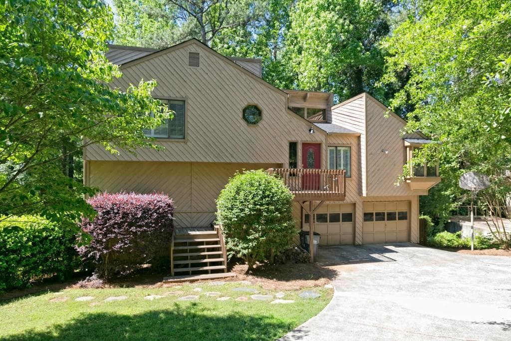 5 bedroom, 2,552 sq ft single family residence sold at 1756 Jody Drive, Marietta, GA 30066