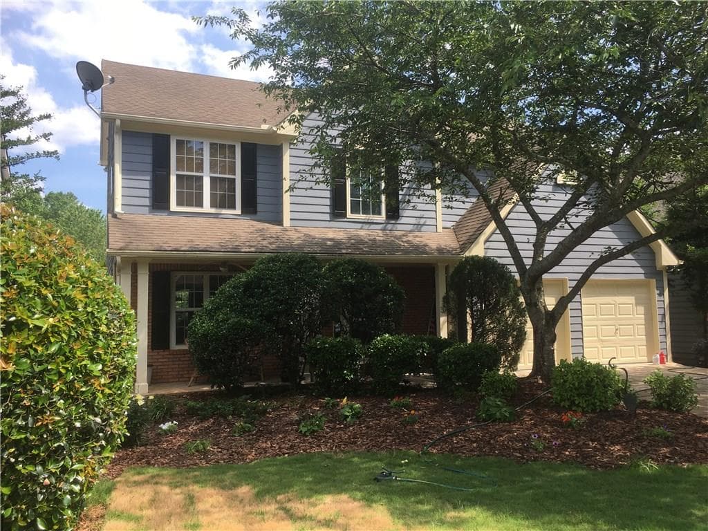 3 bedroom, 2,474 sq ft single family residence sold at 1115 Crabapple Lake Circle, Roswell, GA 30076