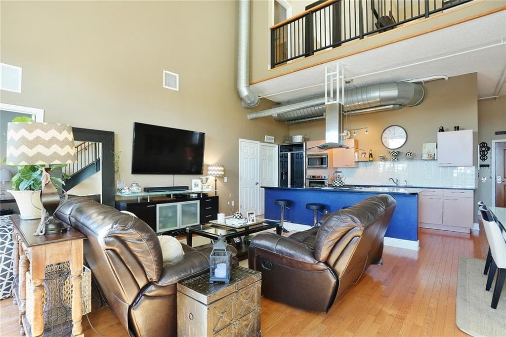 2 bedroom, 1,680 sq ft condominium sold at 3820 Roswell Road 706, Atlanta, GA 30342
