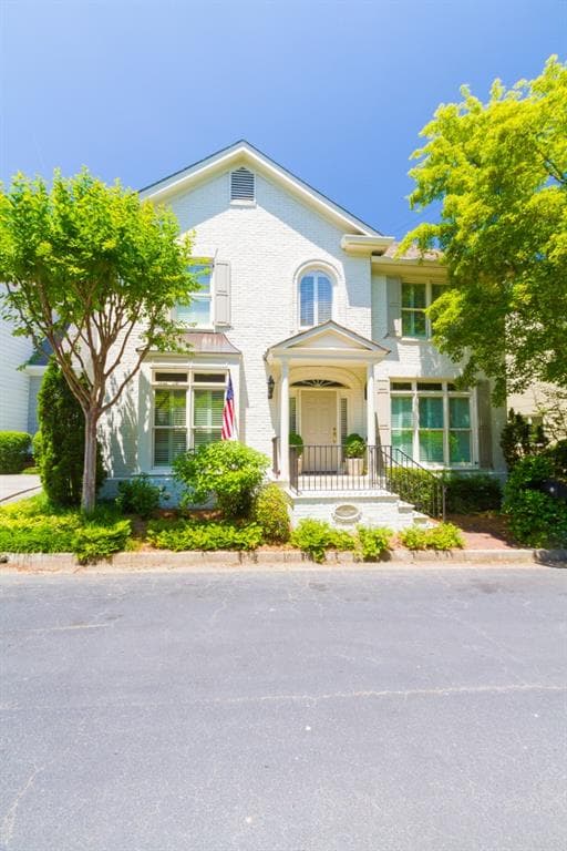 4 bedroom, 3,438 sq ft single family residence sold at 3734 Markham Way, Atlanta, GA 30339