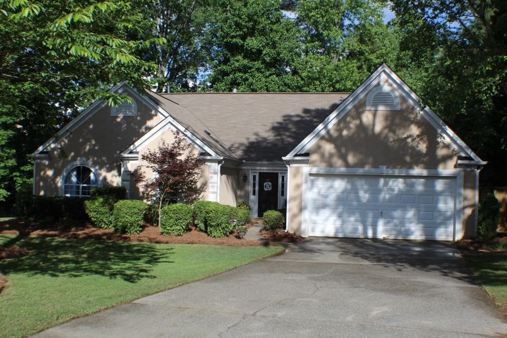 4 bedroom, 2,350 sq ft single family residence sold at 10125 Lauren Hall Court, Alpharetta, GA 30022