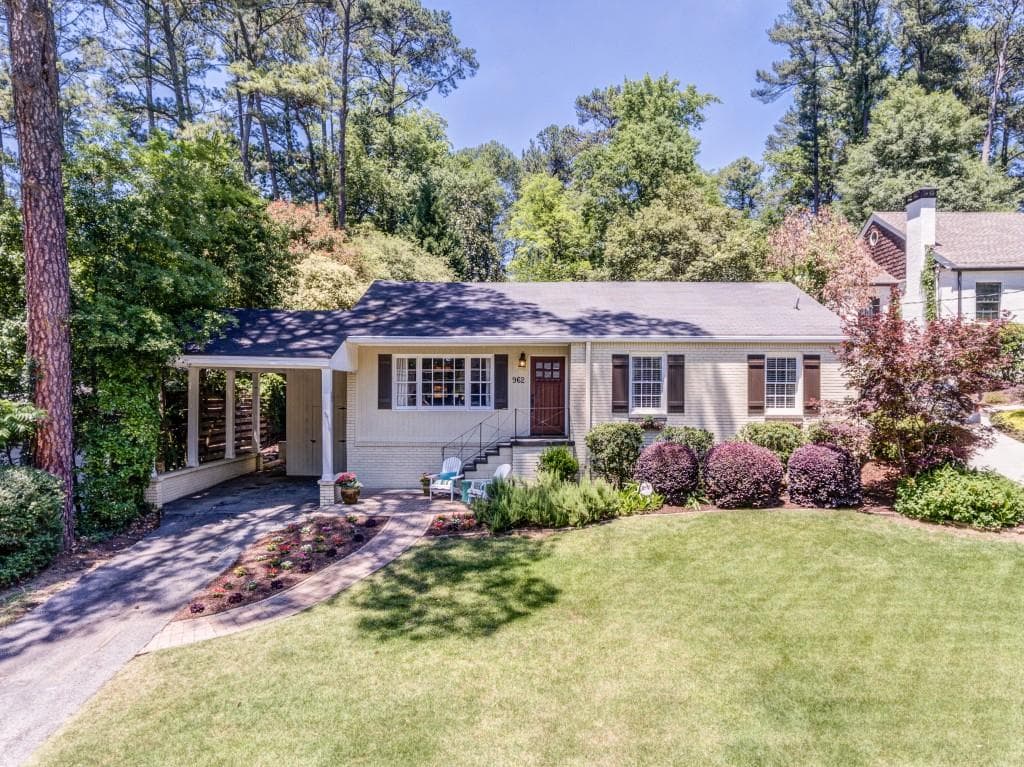3 bedroom, 1,636 sq ft single family residence sold at 962 Cardova Drive, Atlanta, GA 30324