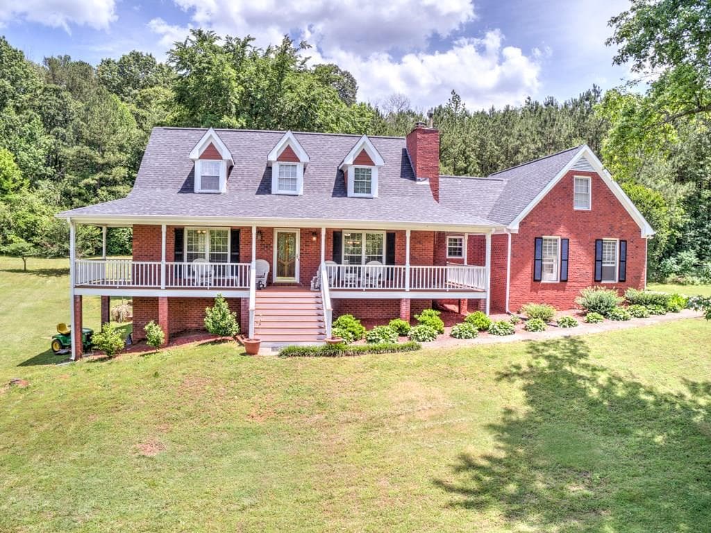4 bedroom, 2,654 sq ft single family residence sold at 6139 Dearborn Drive, Acworth, GA 30102