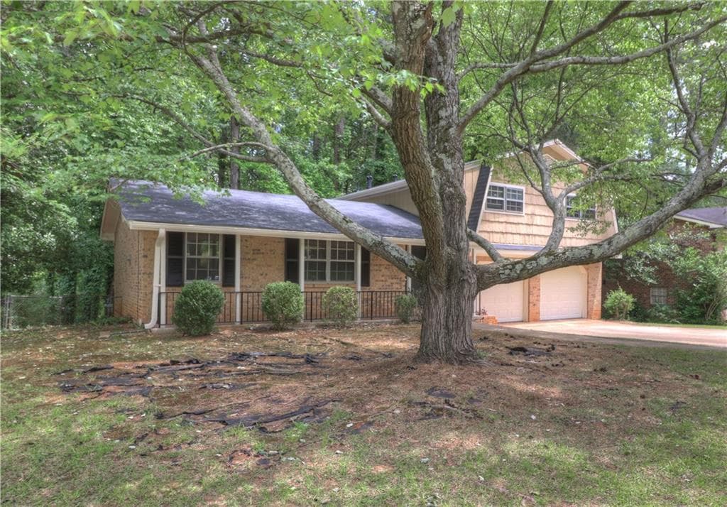 3 bedroom, 1,509 sq ft single family residence sold at 815 Dunleith Court, Stone Mountain, GA 30083