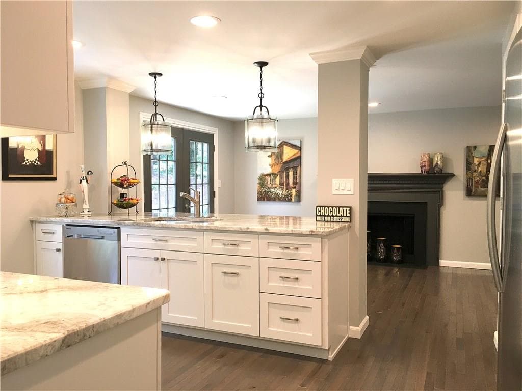 4 bedroom, 2,288 sq ft single family residence sold at 9715 N POND Circle, Roswell, GA 30076