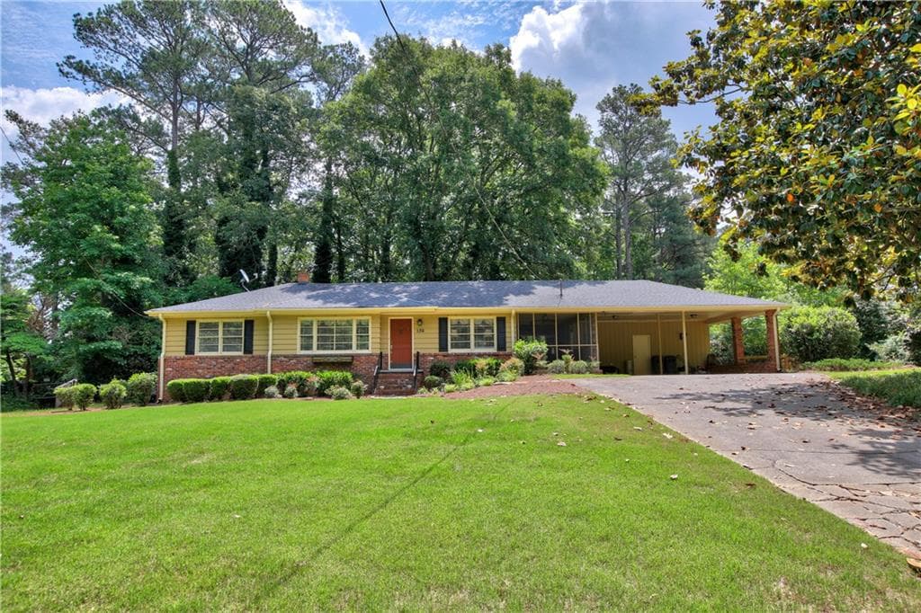 3 bedroom, 1,509 sq ft single family residence sold at 136 Spring Drive, Roswell, GA 30075