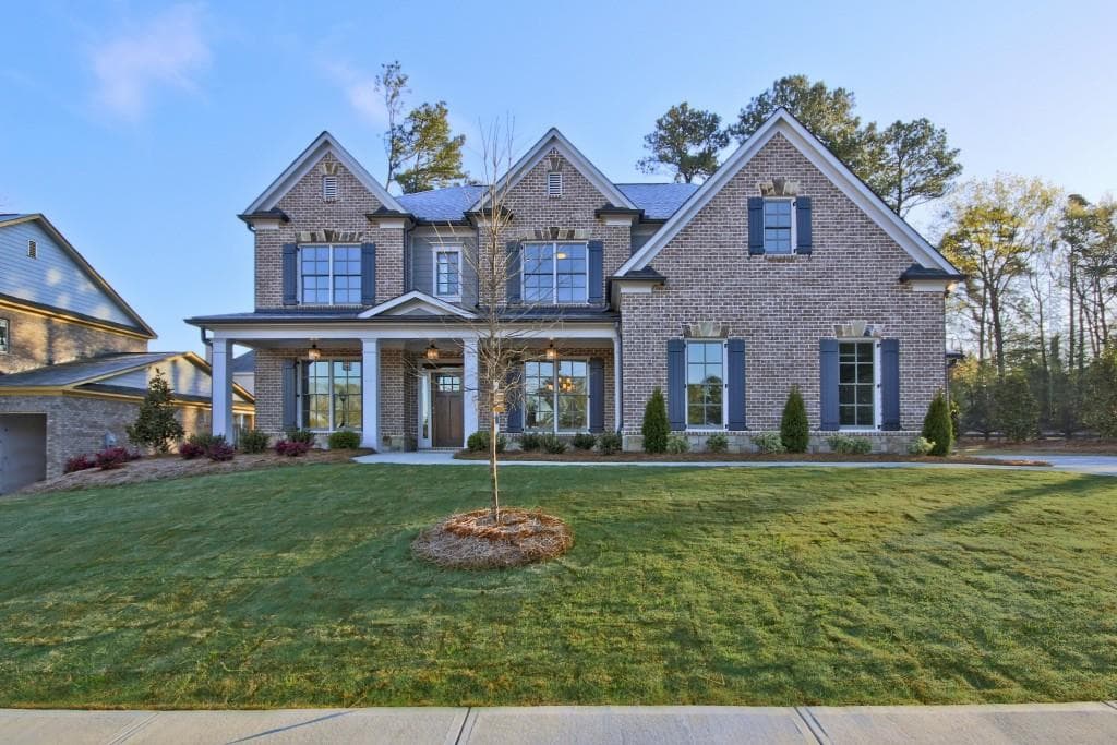 5 bedroom, 4,008 sq ft single family residence sold at 460 Weston Walk, Alpharetta, GA 30004
