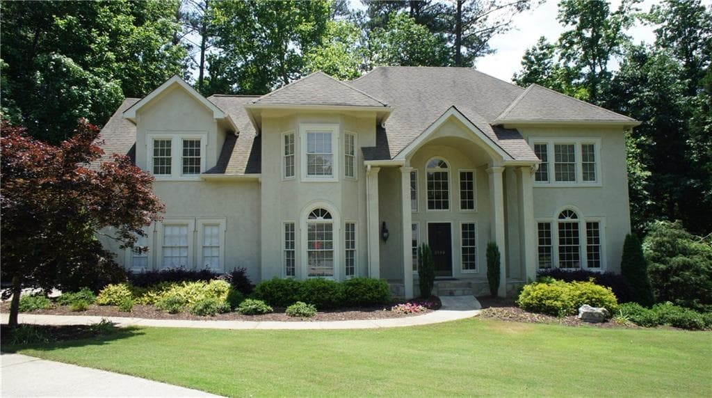 6 bedroom, 3,639 sq ft single family residence sold at 2940 Mountain Trace, Roswell, GA 30075