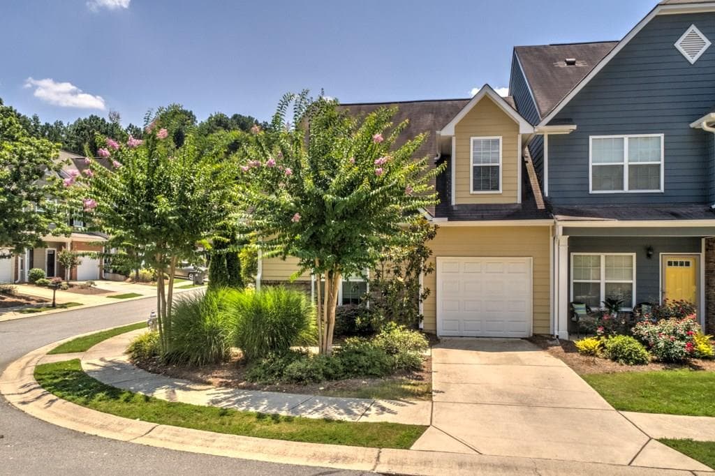 201 Madison Avenue, Acworth, GA 30102 — most recent listing photo