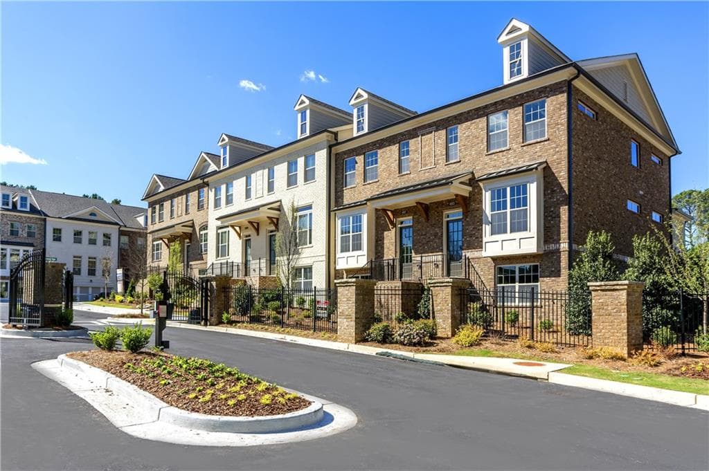 3 bedroom, 2,221 sq ft townhouse sold at 1080 Township Square, Alpharetta, GA 30022