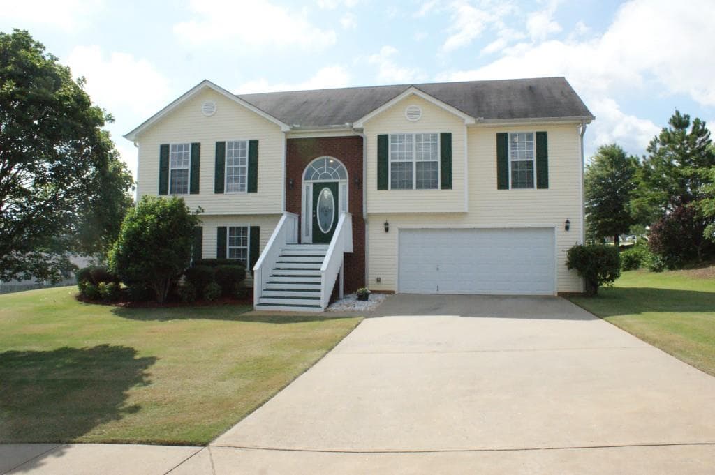 4 bedroom, 2,509 sq ft single family residence sold at 214 Bayou Lane, Winder, GA 30680