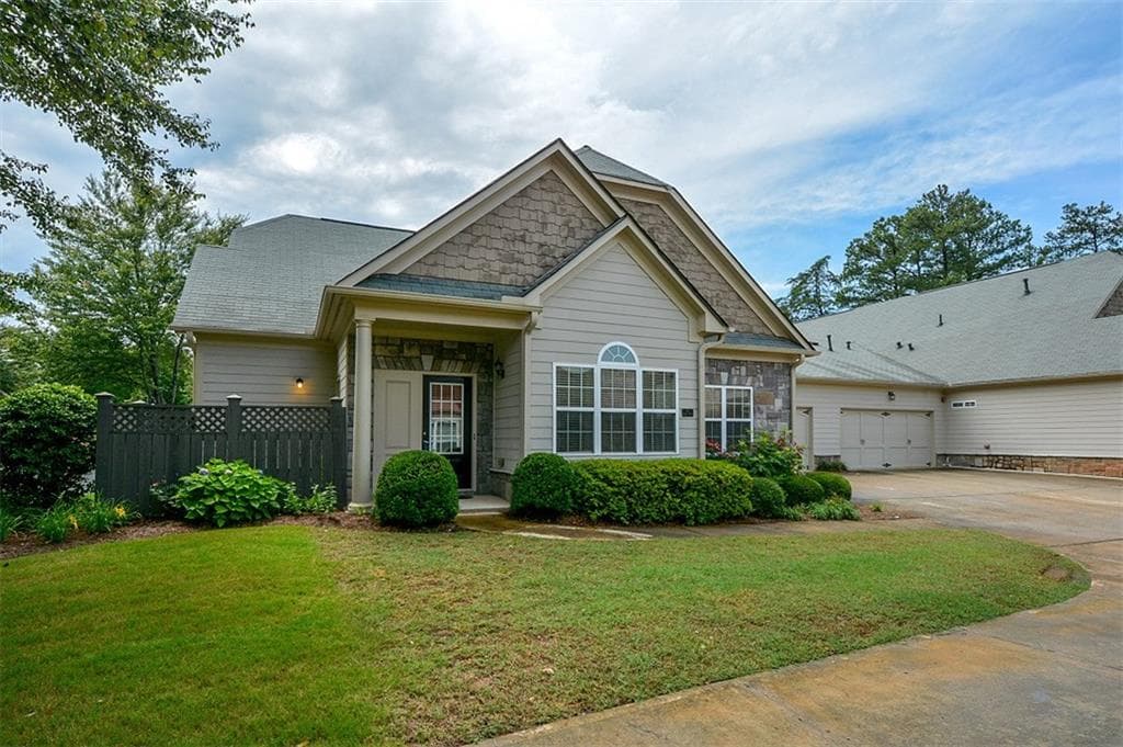 2 bedroom, 1,445 sq ft condominium sold at 130 Glens Drive, Woodstock, GA 30188