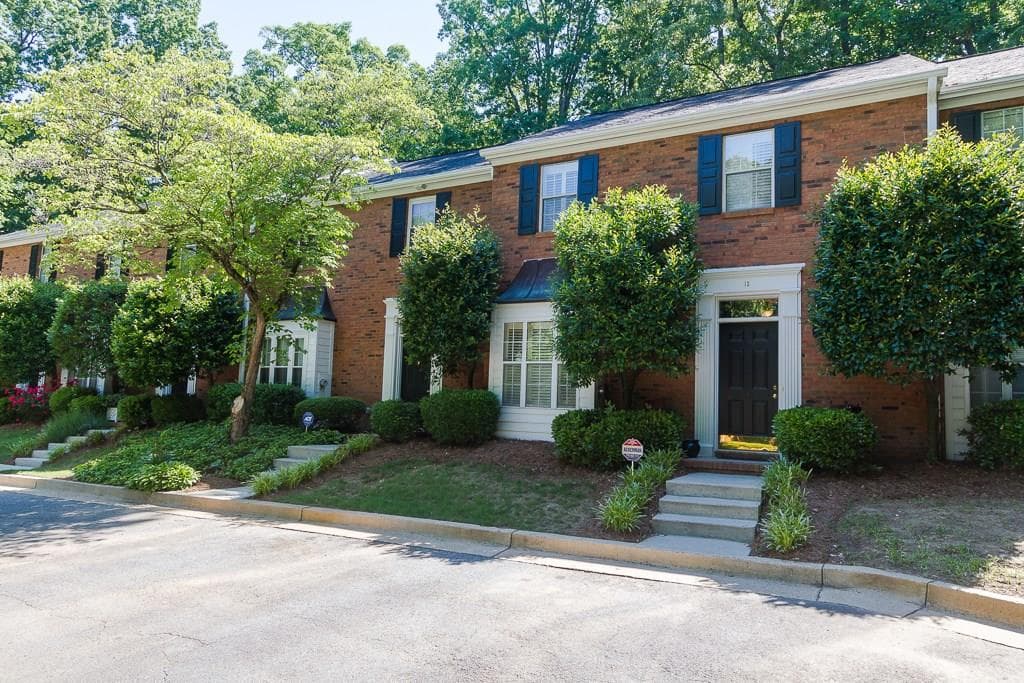 2 bedroom, 1,440 sq ft townhouse sold at 1160 Windsor Parkway 13, Atlanta, GA 30319