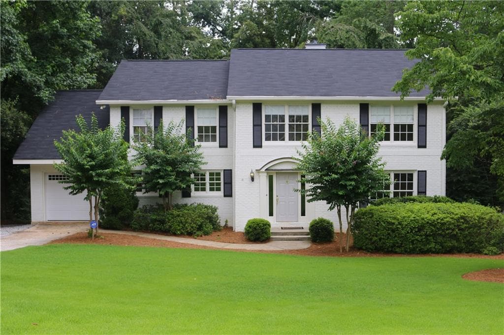 4 bedroom, 2,470 sq ft single family residence sold at 4077 Statewood Road, Atlanta, GA 30342