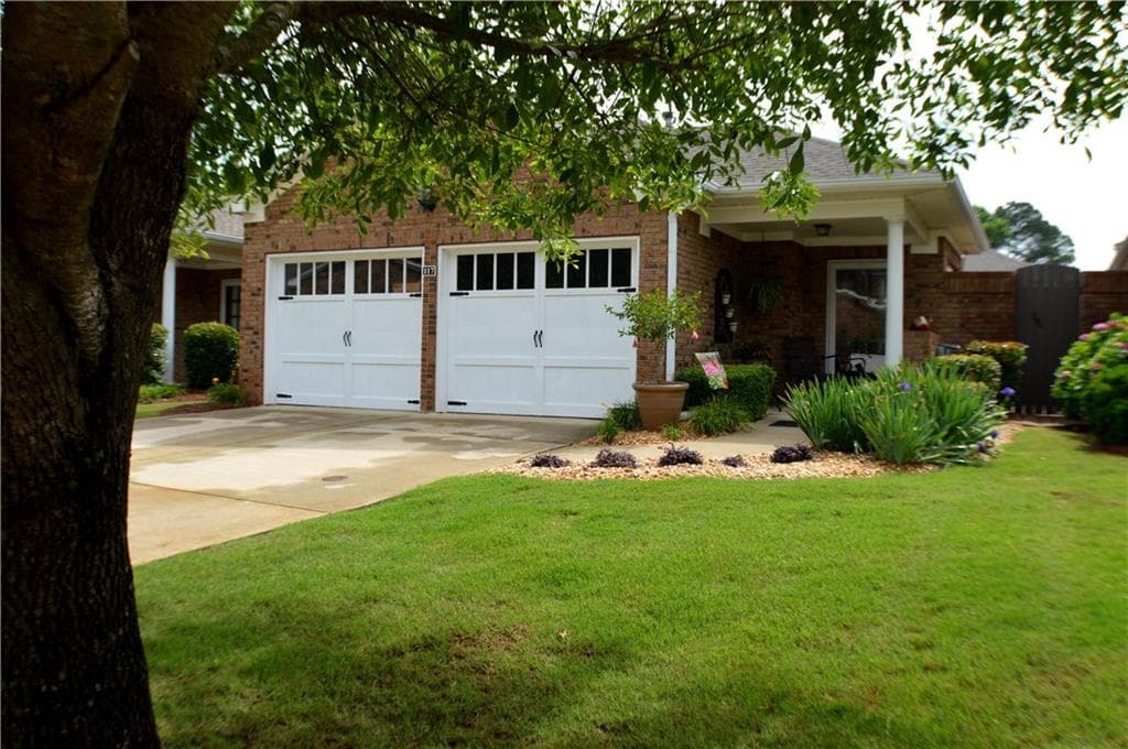 2 bedroom, 1,714 sq ft single family residence sold at 117 Countryside Court, Woodstock, GA 30189