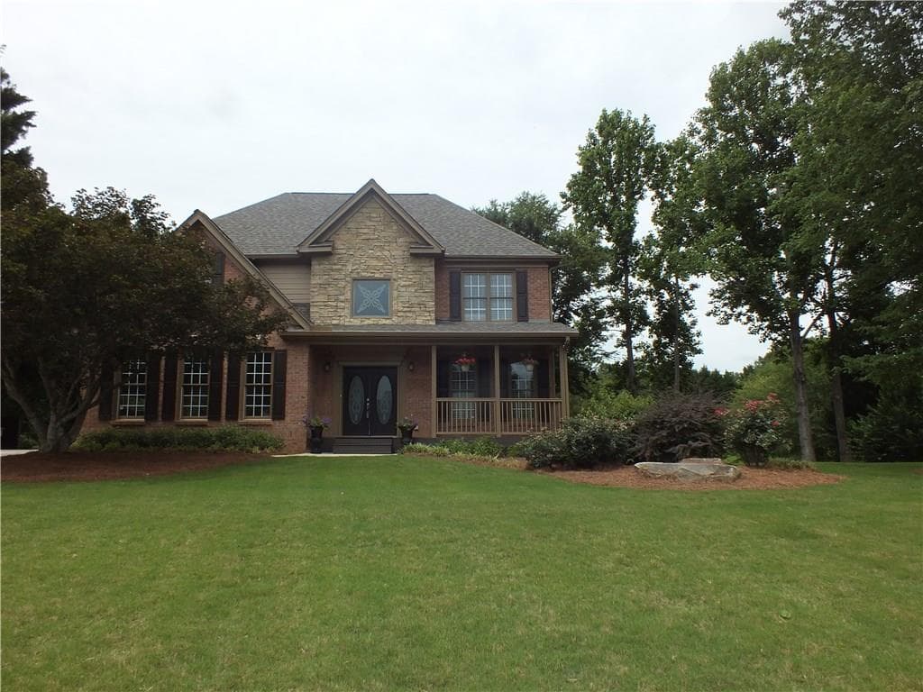5 bedroom, 3,765 sq ft single family residence sold at 3225 Lake Russell Way, Buford, GA 30519