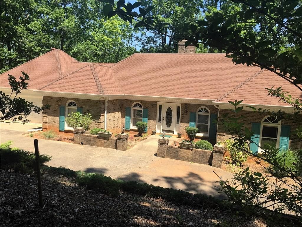 4 bedroom single family residence sold at 2461 Northbanks Cove, Gainesville, GA 30506