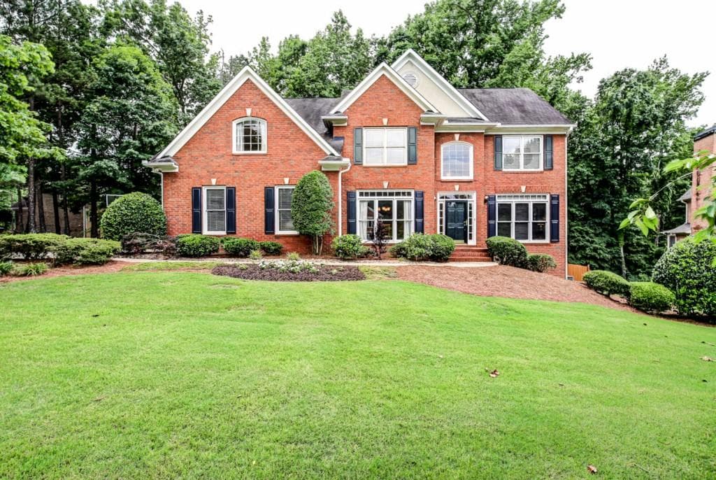 6 bedroom, 3,979 sq ft single family residence sold at 310 Prestmoor Place, Atlanta, GA 30331