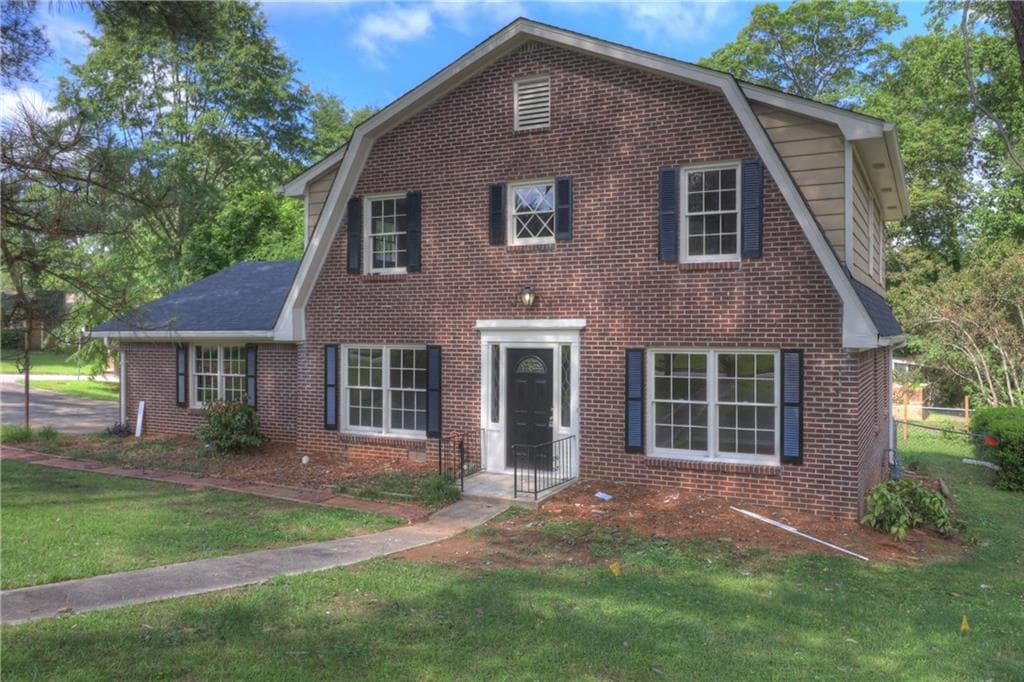 916 Holly Hedge Road, Stone Mountain, GA 30083 — most recent listing photo