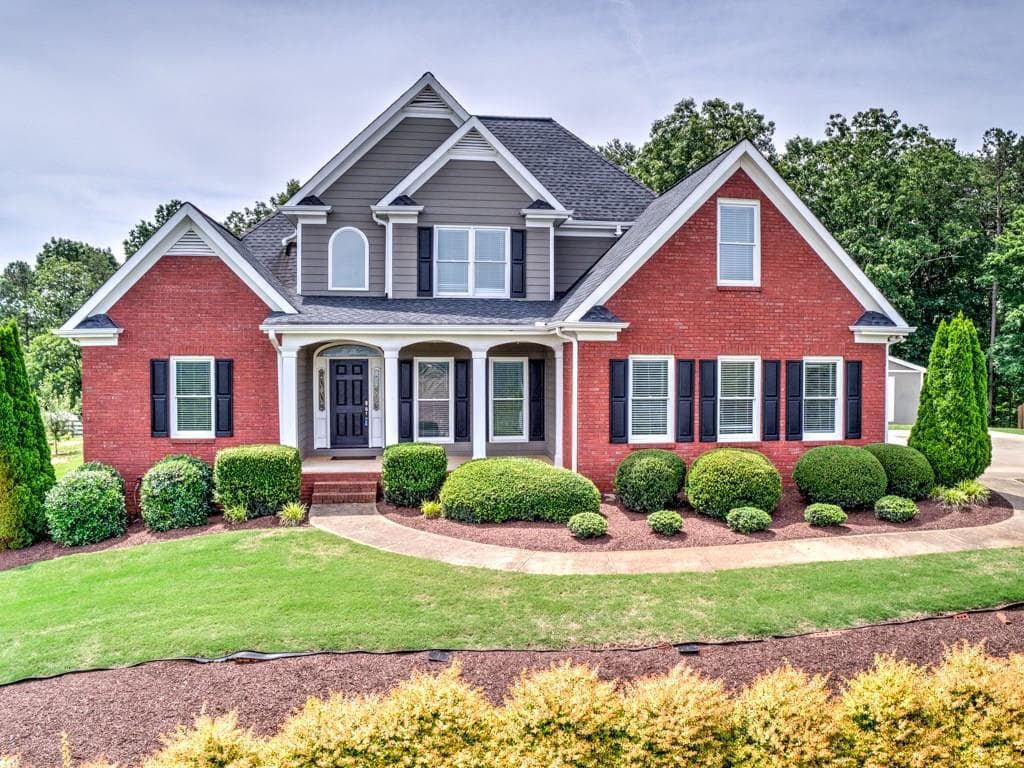 4 bedroom, 2,228 sq ft single family residence sold at 105 Silver Creek Drive, Canton, GA 30114