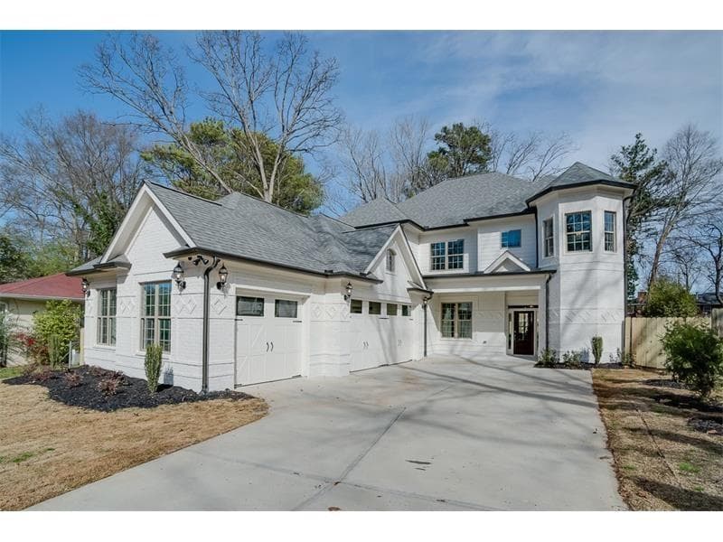 5 bedroom, 4,000 sq ft single family residence sold at 2601 Stoland Drive, Brookhaven, GA 30319
