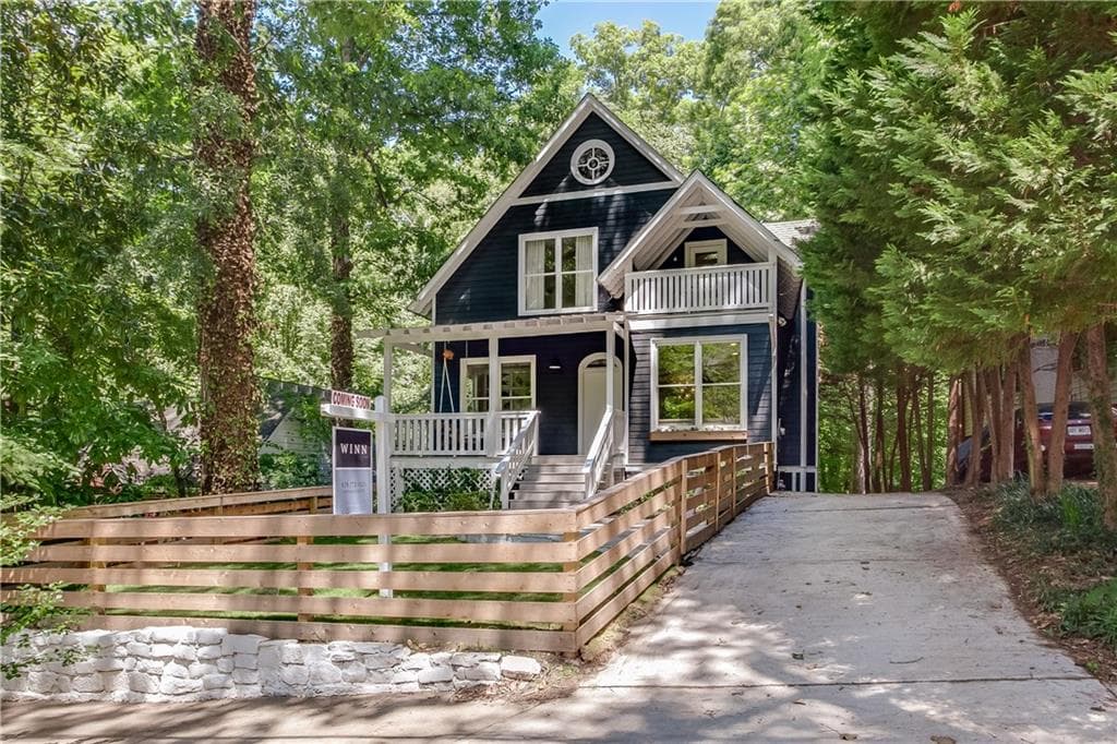 4 bedroom, 2,285 sq ft single family residence sold at 565 Harold Avenue, Atlanta, GA 30307