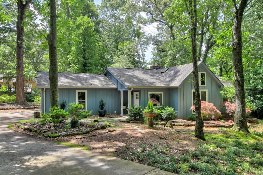 2 bedroom, 1,718 sq ft single family residence sold at 149 Spruce Street, Roswell, GA 30075