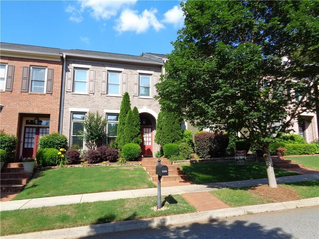 2 bedroom, 1,816 sq ft townhouse sold at 1526 Ridenour Parkway 1526, Kennesaw, GA 30152