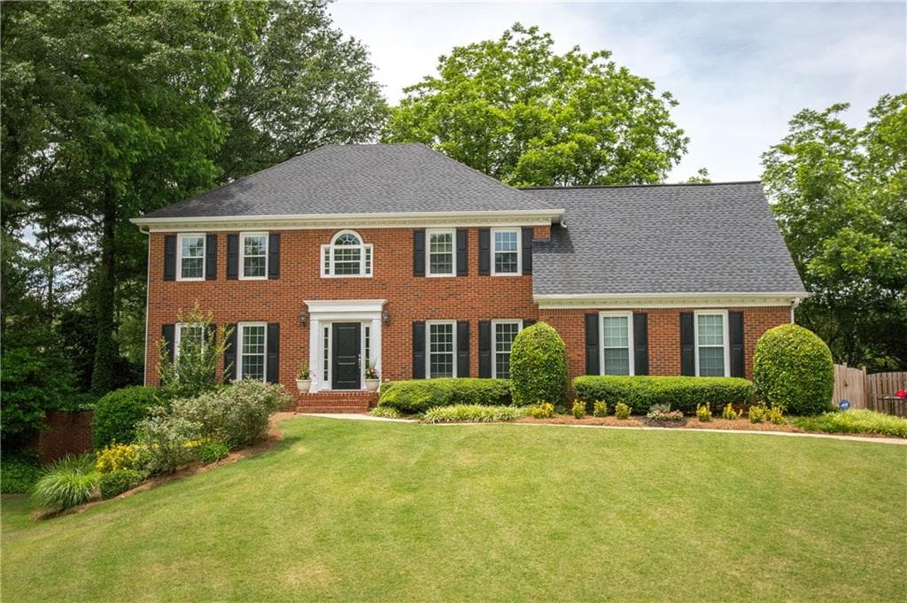 5 bedroom single family residence sold at 415 Gatehouse Court, Alpharetta, GA 30009