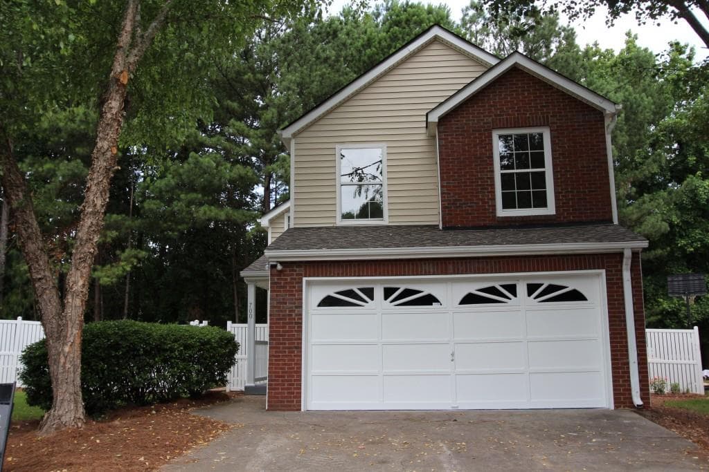 700 Crossbridge Alley, Alpharetta, GA 30022 — most recent listing photo