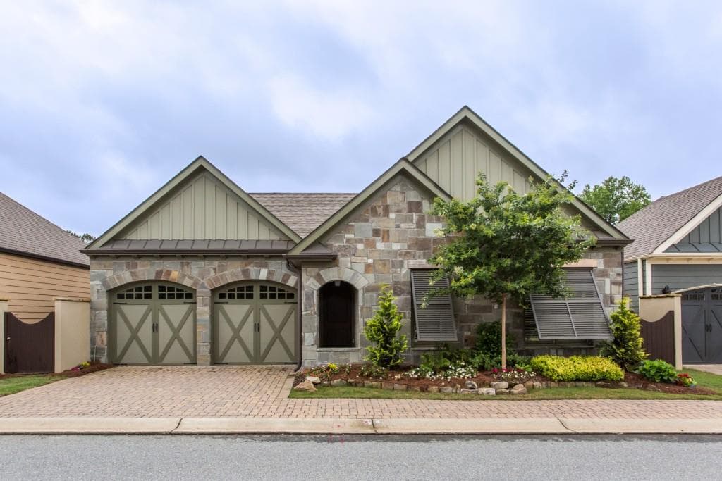4 bedroom, 2,145 sq ft single family residence sold at 92 Batten Board Way, Woodstock, GA 30189