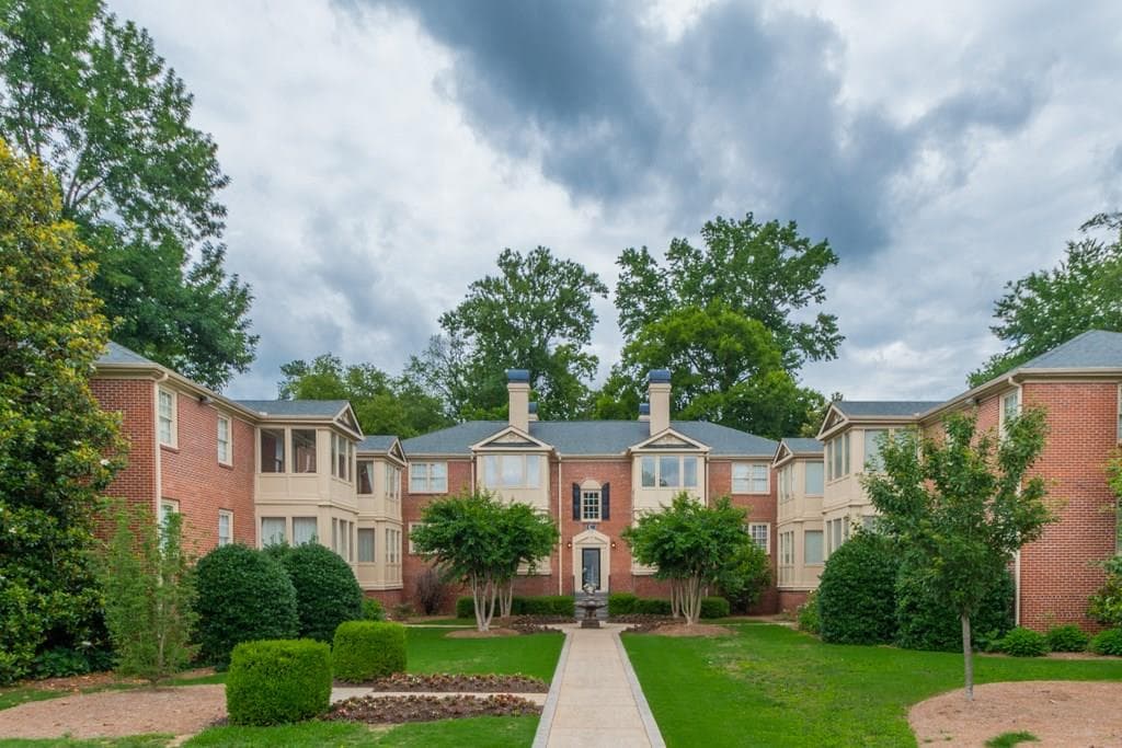 2 bedroom, 1,077 sq ft condominium sold at 115 Peachtree Memorial Drive D4, Atlanta, GA 30309