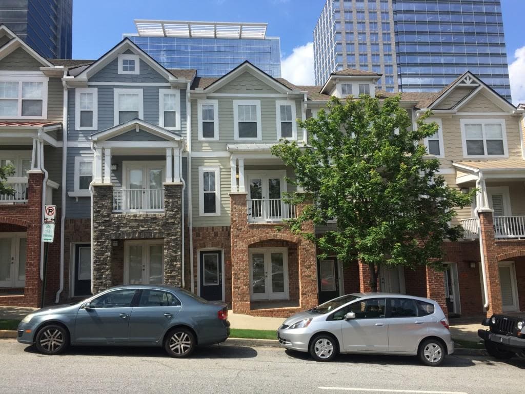3 bedroom, 1,270 sq ft townhouse sold at 209 16th Street 3, Atlanta, GA 30363