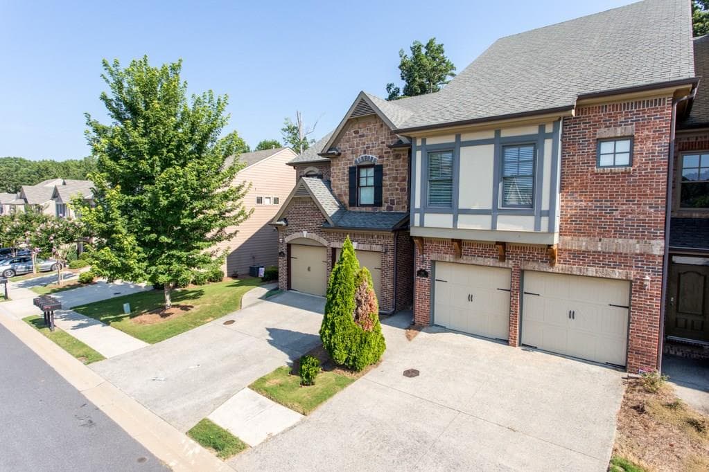 3 bedroom, 1,914 sq ft townhouse sold at 770 Township Circle, Alpharetta, GA 30004