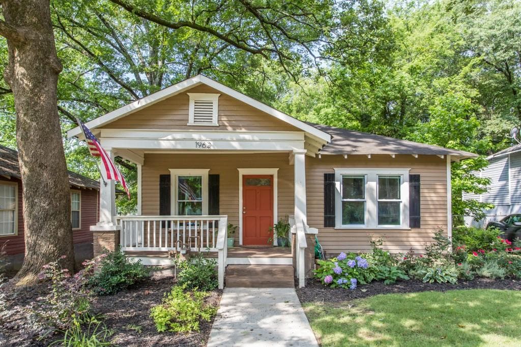 3 bedroom, 1,234 sq ft single family residence sold at 1962 Main Street, Atlanta, GA 30318