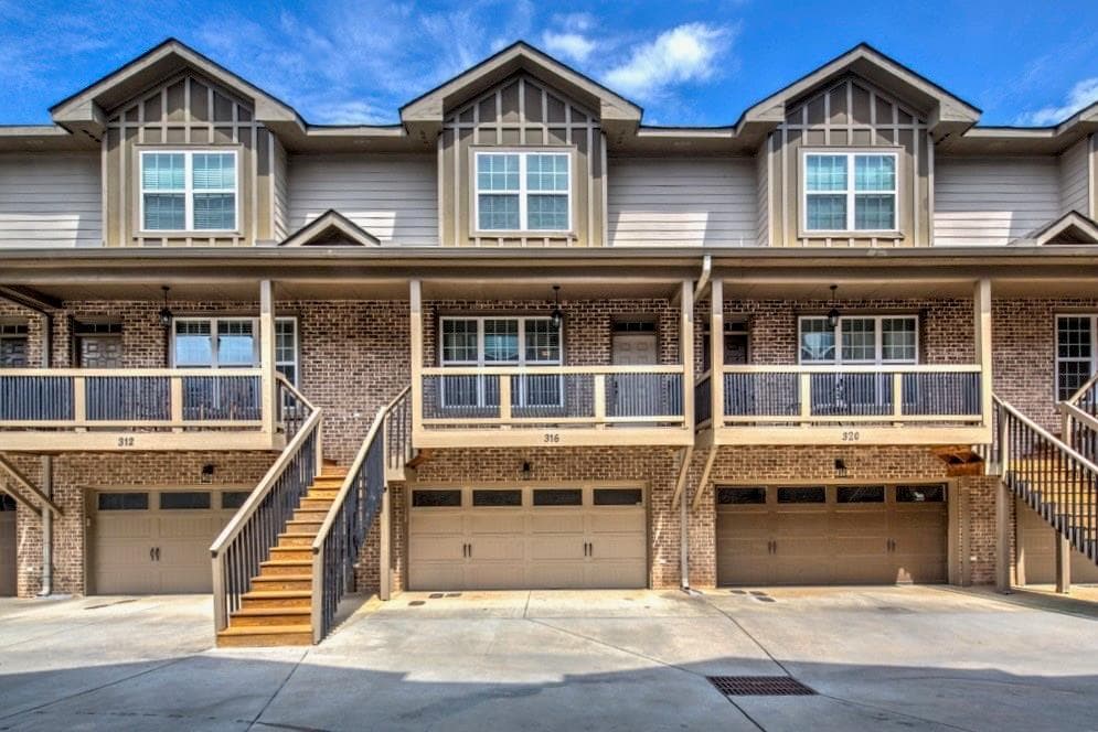 2 bedroom, 1,524 sq ft townhouse sold at 316 Vannoy Park Lane Drive, Atlanta, GA 30316