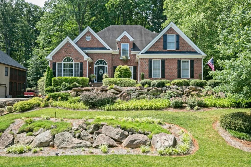 6 bedroom, 3,645 sq ft single family residence sold at 5417 Hedge Brooke Cove, Acworth, GA 30101