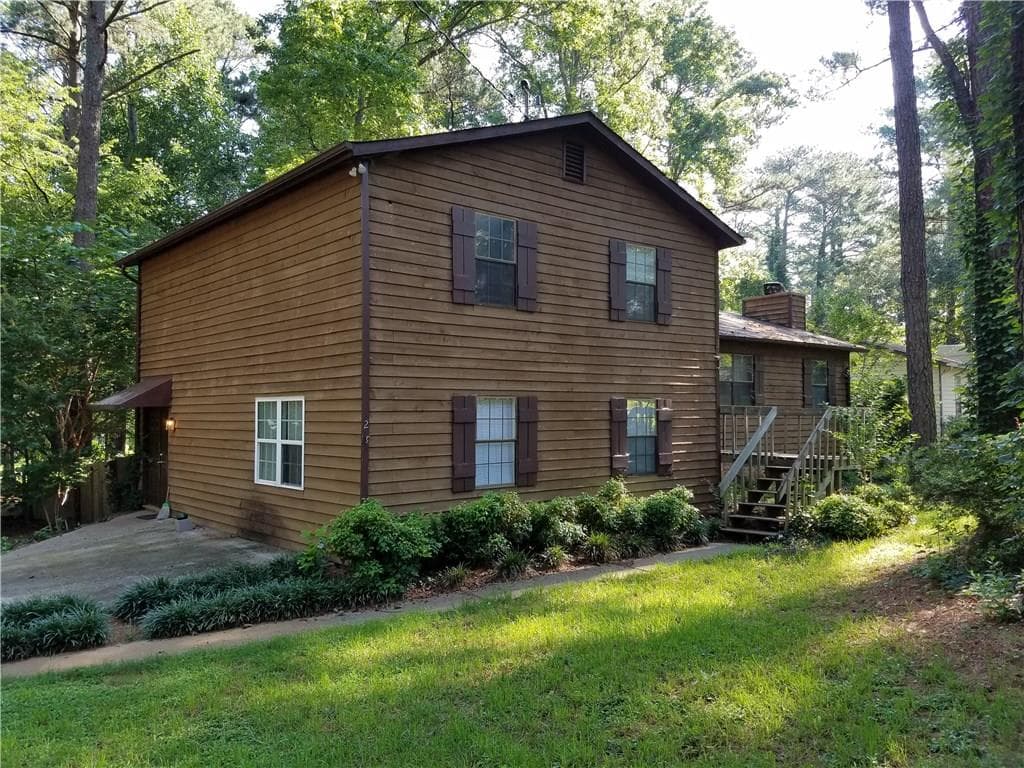 4 bedroom, 2,138 sq ft single family residence sold at 256 Grist Mill Lane, Lawrenceville, GA 30046