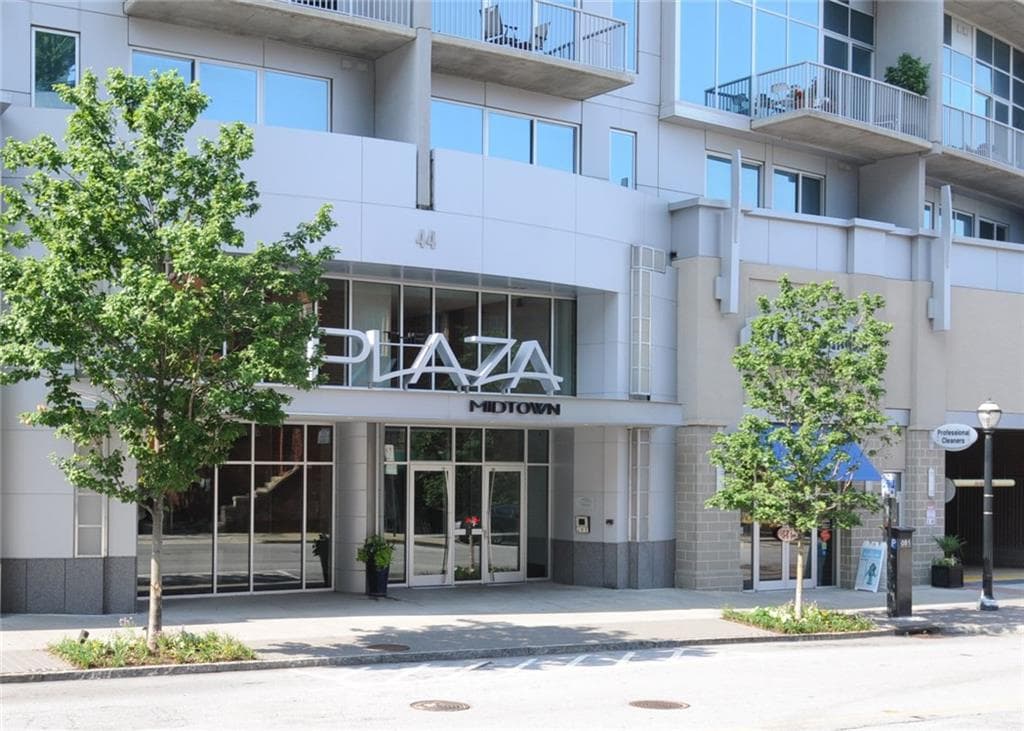 1 bedroom, 828 sq ft condominium sold at 44 Peachtree Place 1533, Atlanta, GA 30309