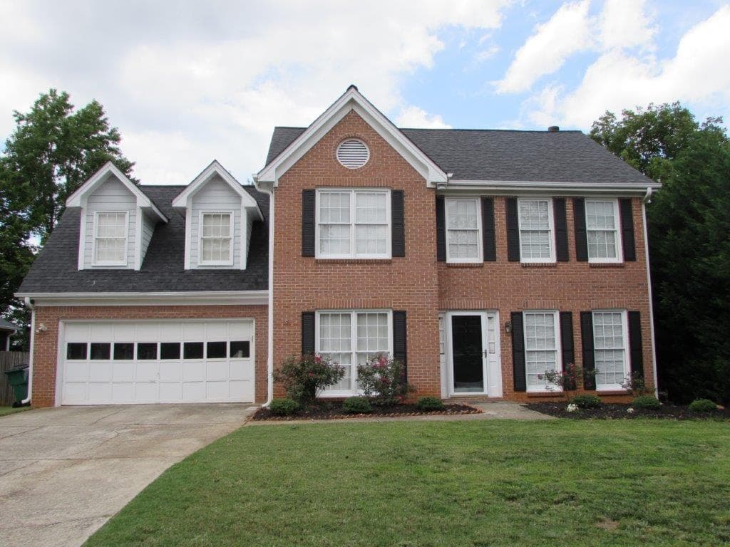 4 bedroom, 2,216 sq ft single family residence sold at 5345 Bentley Hall Drive, Alpharetta, GA 30005