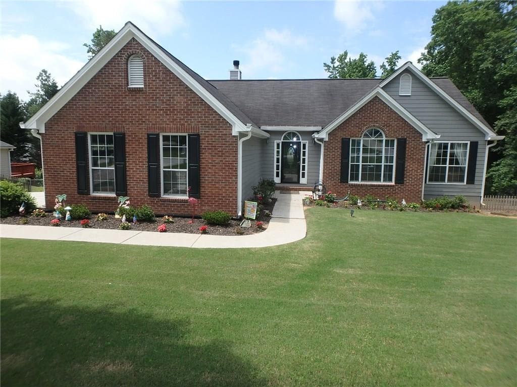 3 bedroom, 1,689 sq ft single family residence sold at 1990 Huntington Hill Trace, Buford, GA 30519