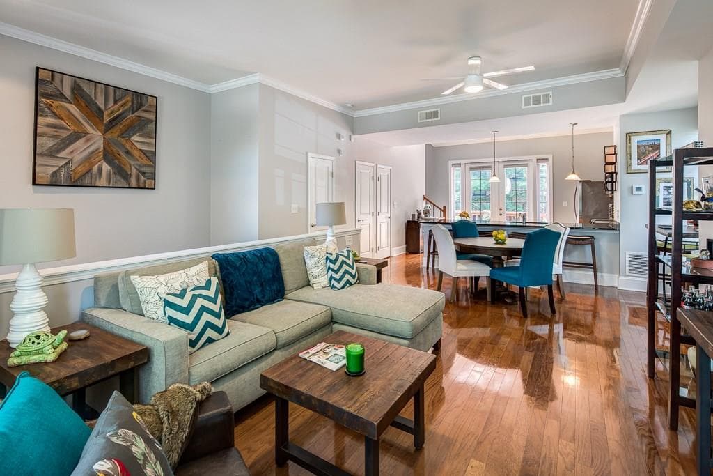3 bedroom, 1,484 sq ft townhouse sold at 700 Cosmopolitan Drive, Atlanta, GA 30324
