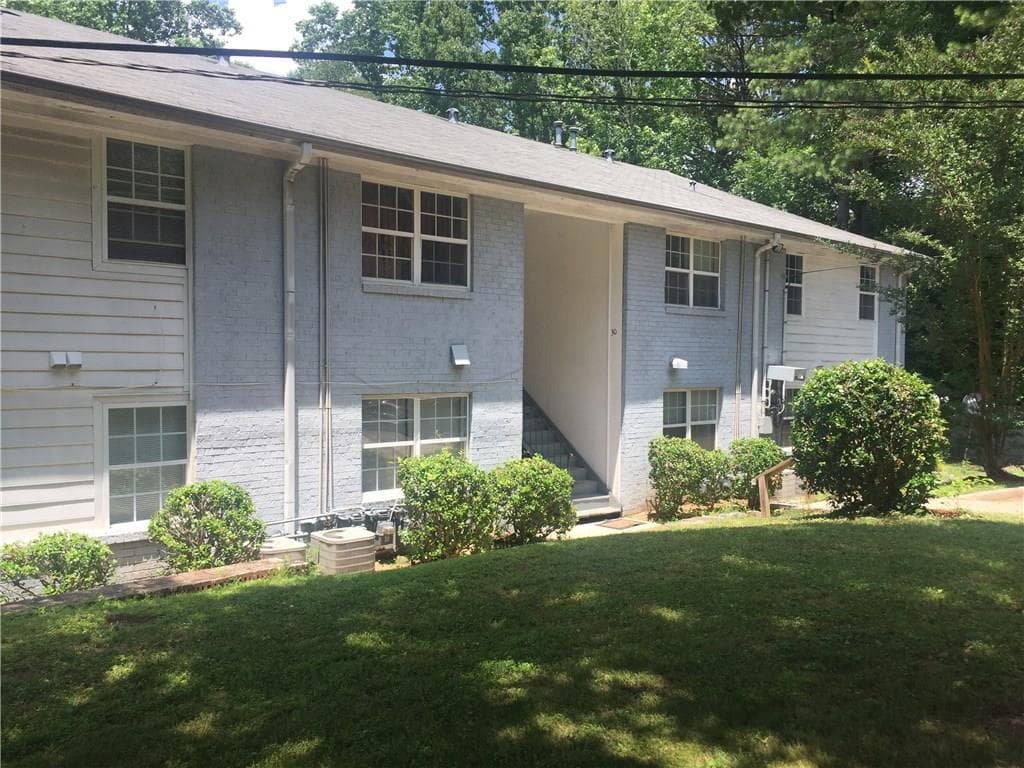 2 bedroom, 875 sq ft condominium sold at 1212 Utoy Springs Road 29, Atlanta, GA 30331