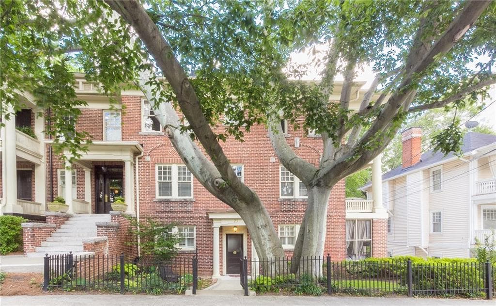 2 bedroom, 1,551 sq ft condominium sold at 73 17th Street, Atlanta, GA 30309