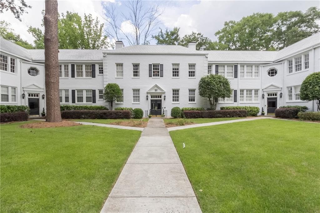 1 bedroom, 602 sq ft condominium sold at 21 Peachtree Memorial Drive 8, Atlanta, GA 30309