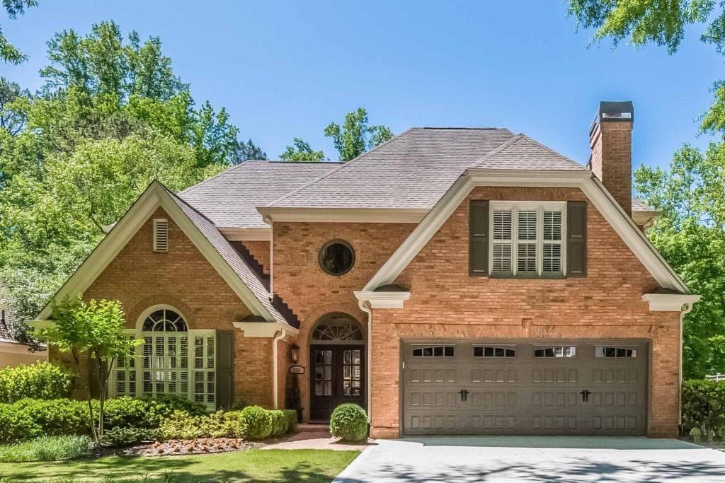 4 bedroom, 5,005 sq ft single family residence sold at 225 Woodchase Close, Atlanta, GA 30319