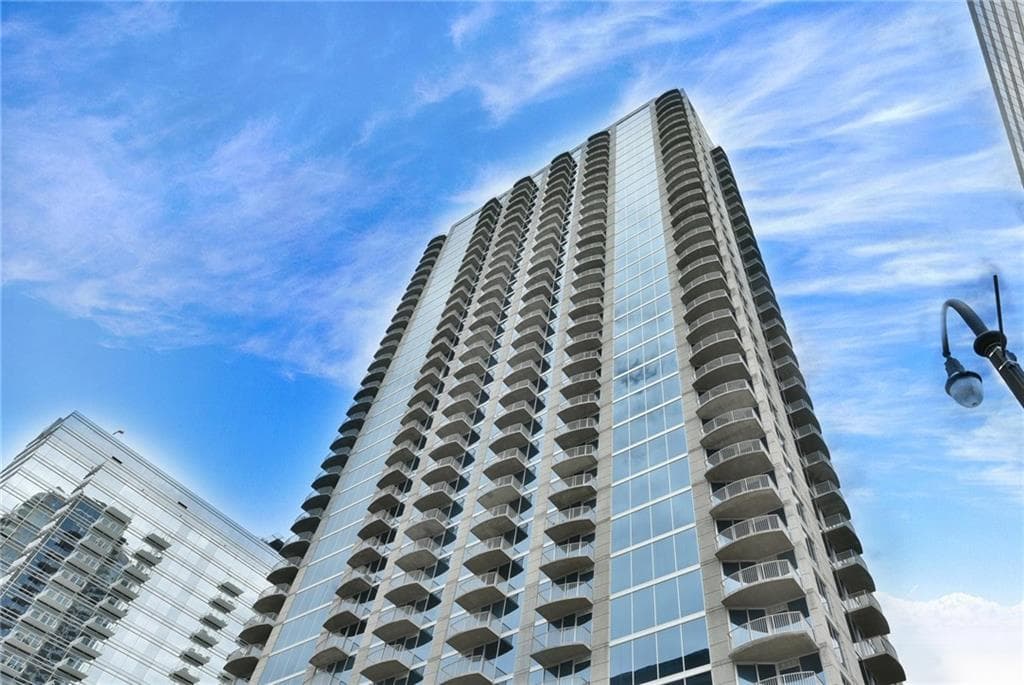 1 bedroom, 743 sq ft condominium sold at 400 W Peachtree Street 3414, Atlanta, GA 30308