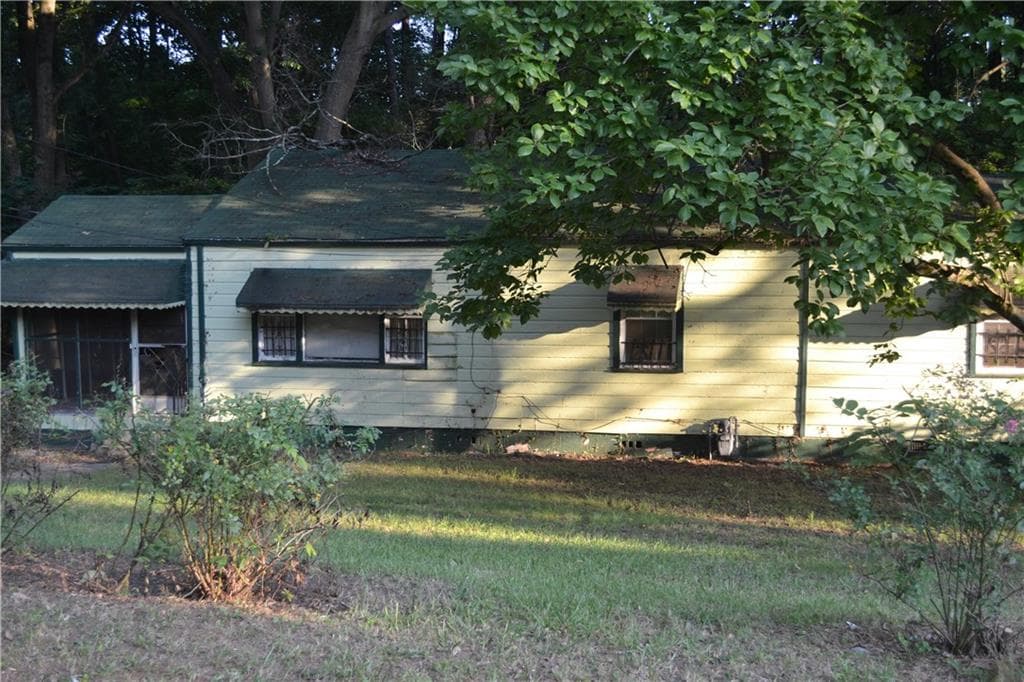 3 bedroom, 919 sq ft single family residence sold at 2556 Godfrey Drive, Atlanta, GA 30318